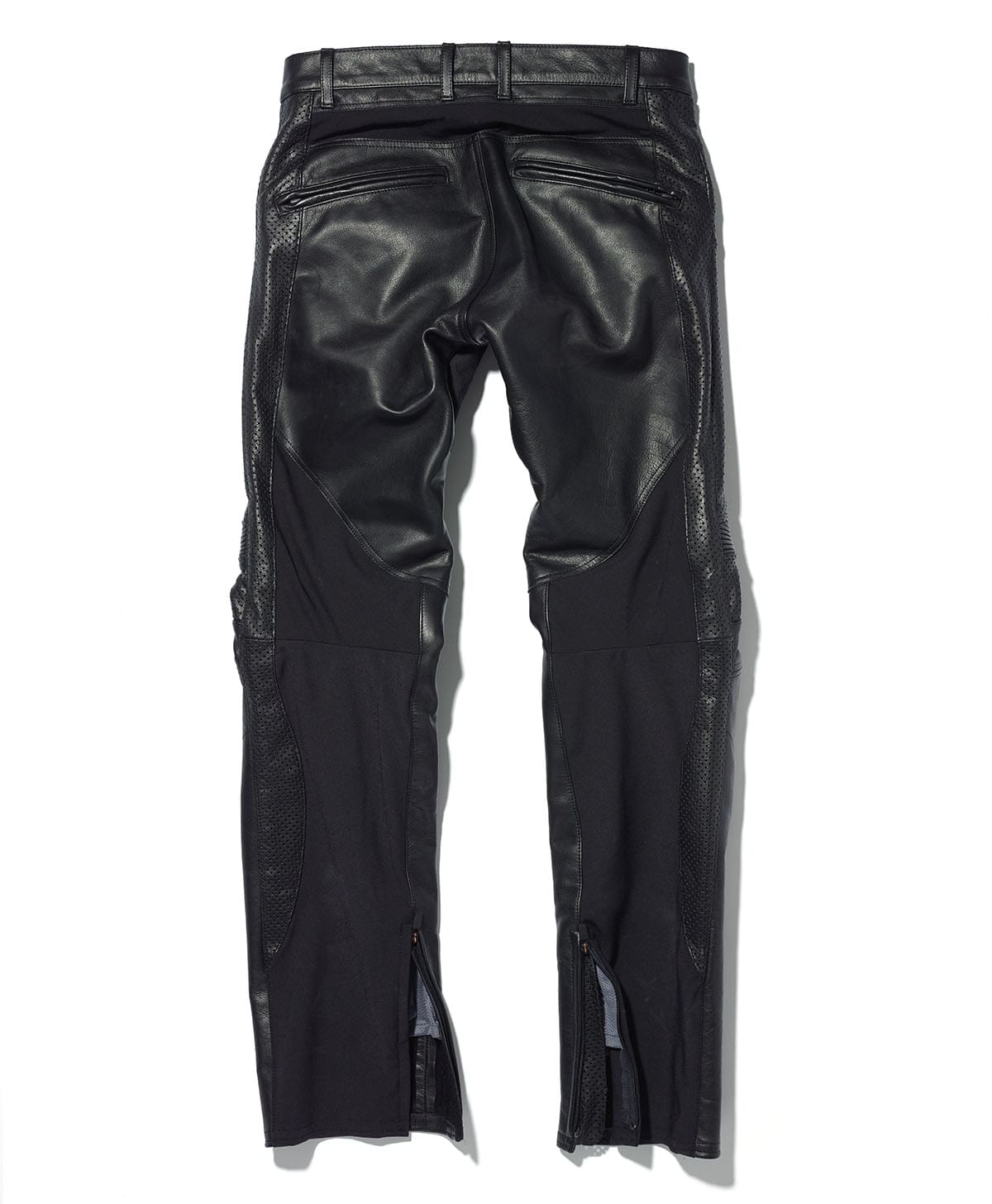 オールシーズンライディングパンツのBRAWLER PANTSにパンチングレザータイプが登場。