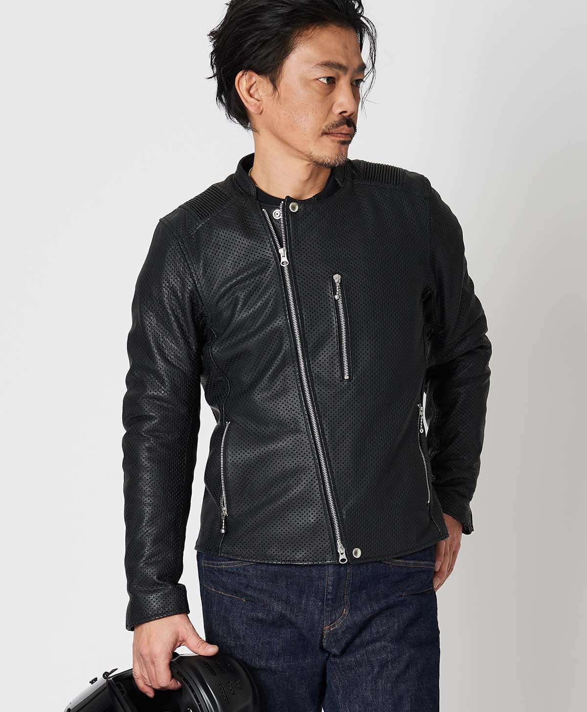 173cm 62kg サイズL Tシャツ着用