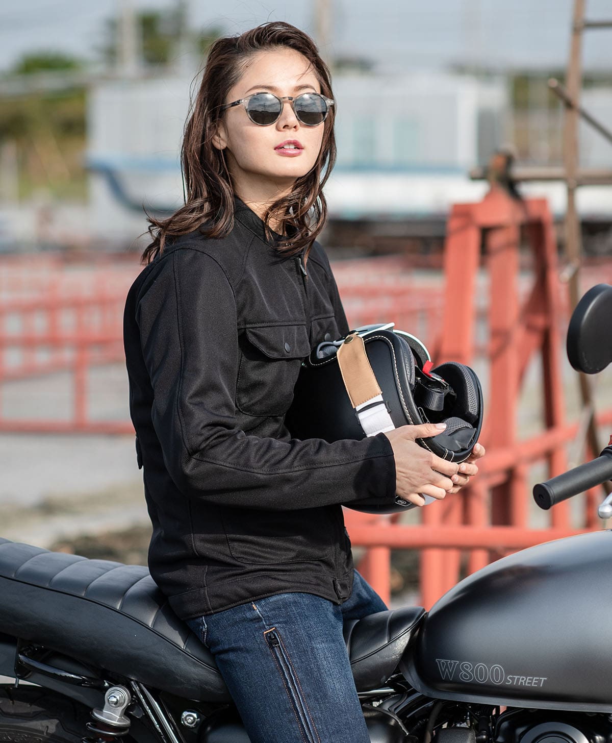 H165 B82 W60 H87 サイズM Tシャツ着用
