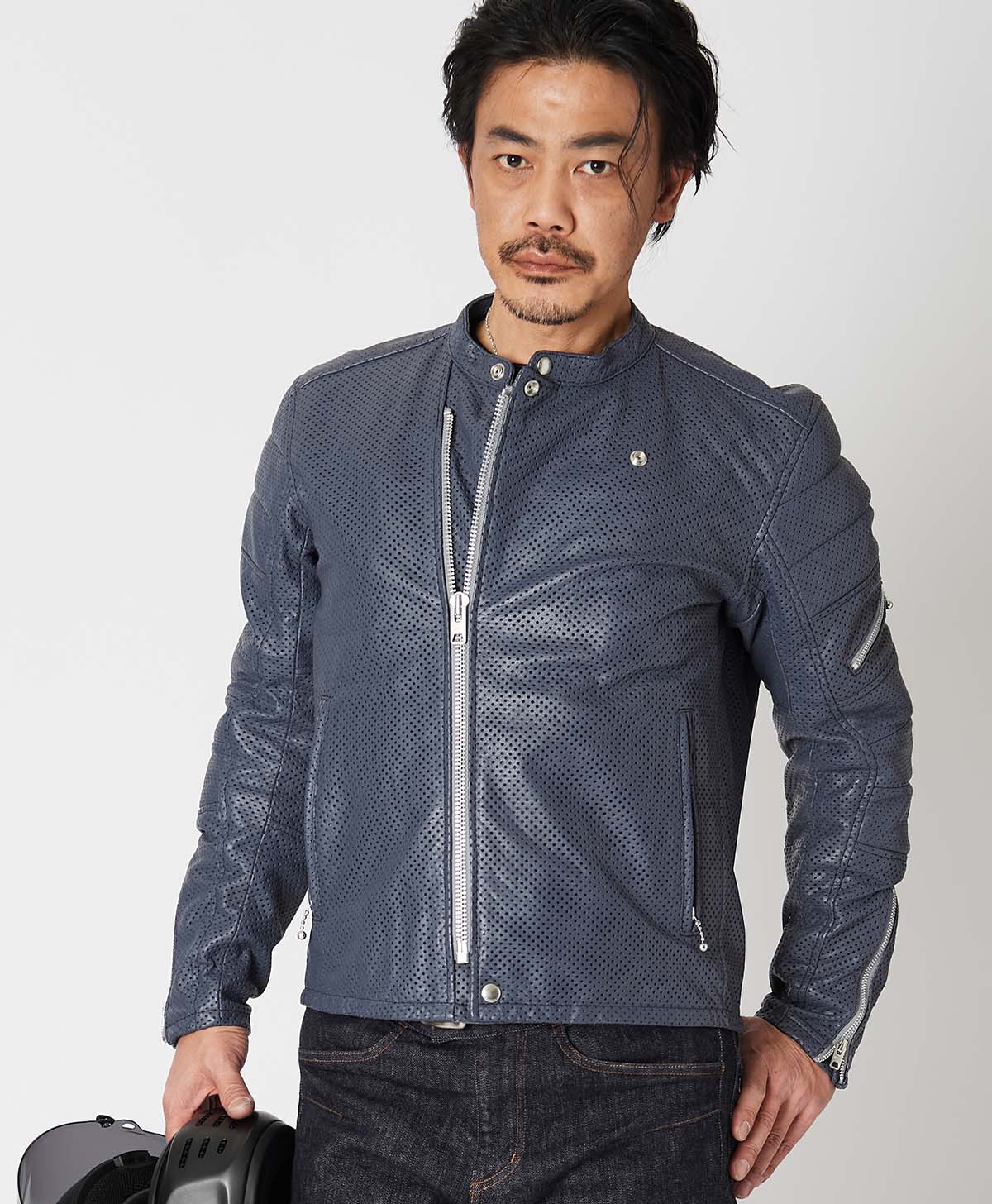 173cm 62kg サイズL Tシャツ着用