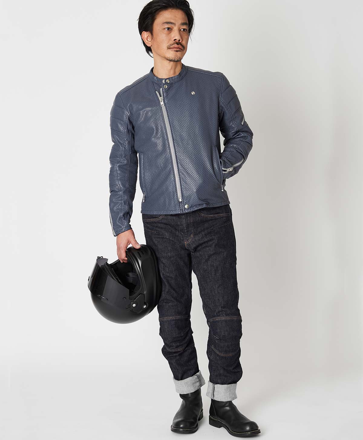 173cm 62kg サイズL Tシャツ着用