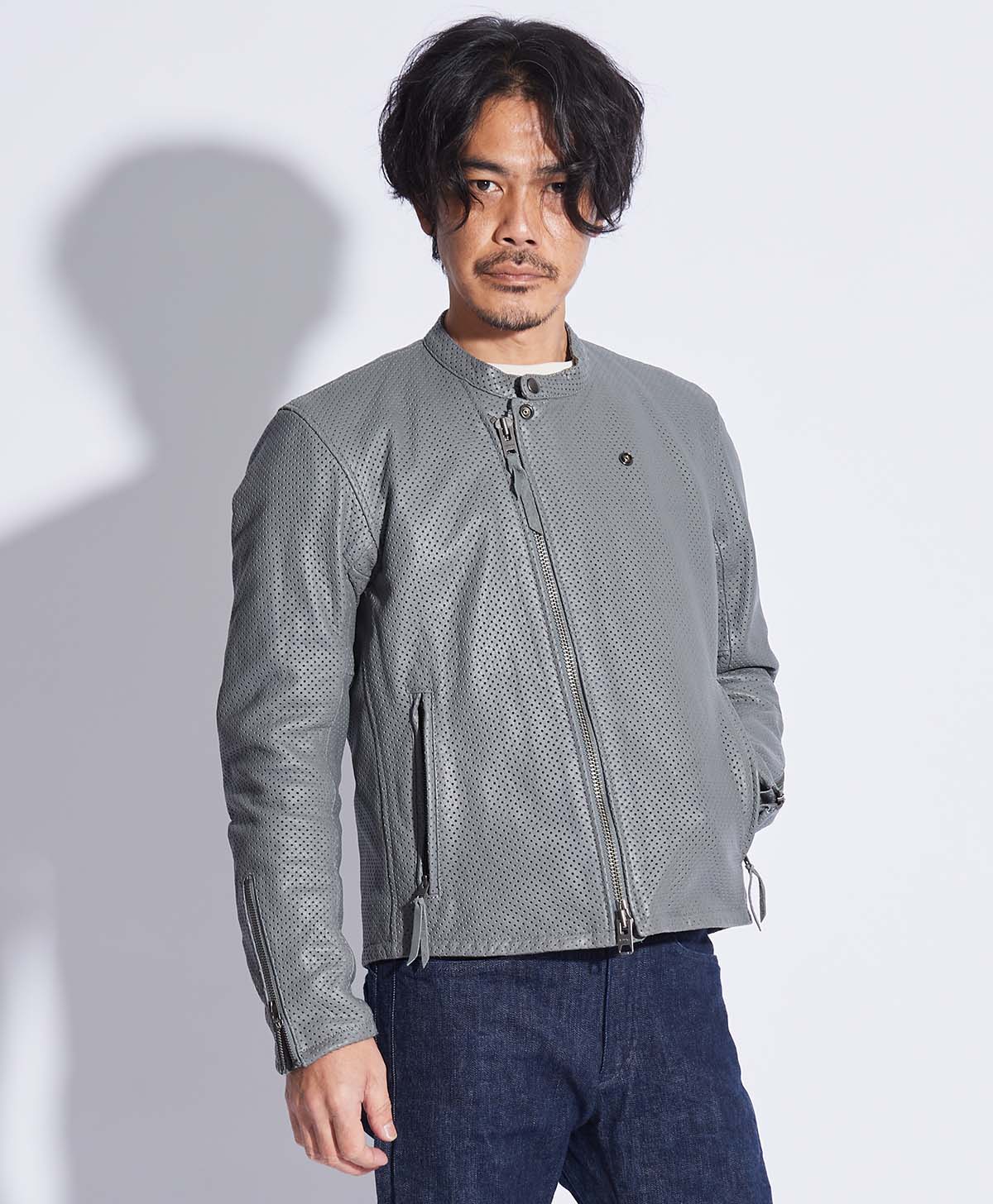 173cm 62kg サイズL Tシャツ着用