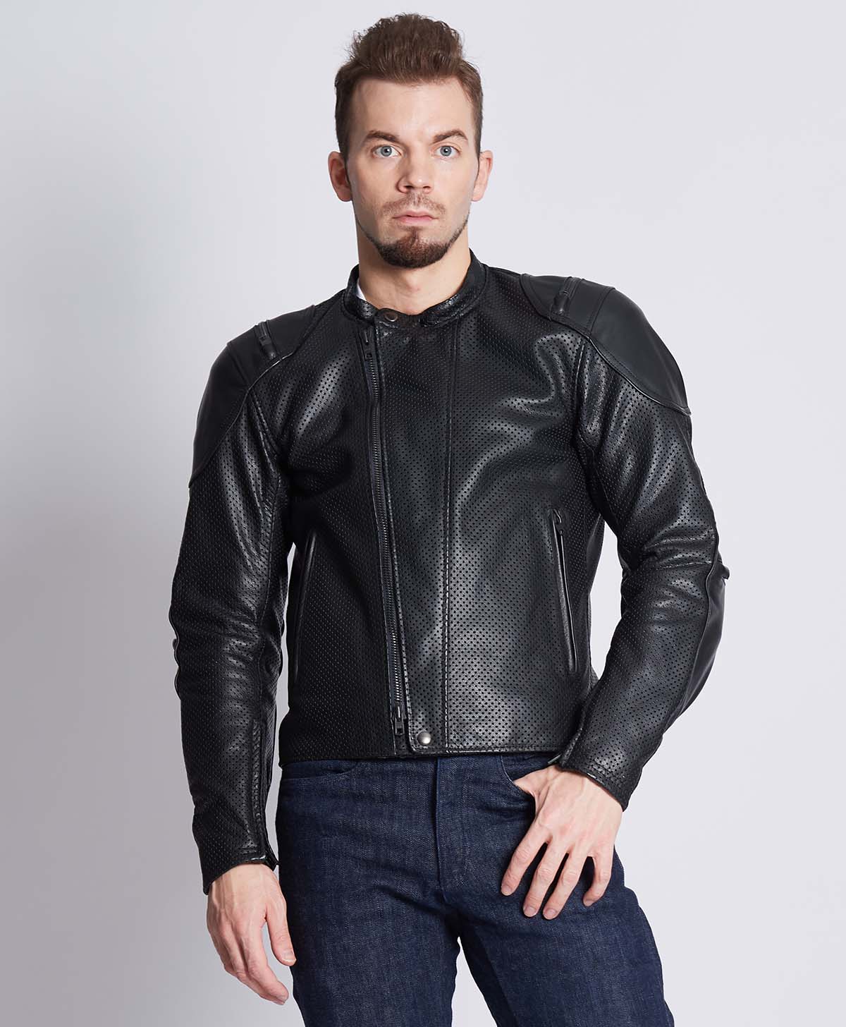 176cm 75kg サイズL Tシャツ着用