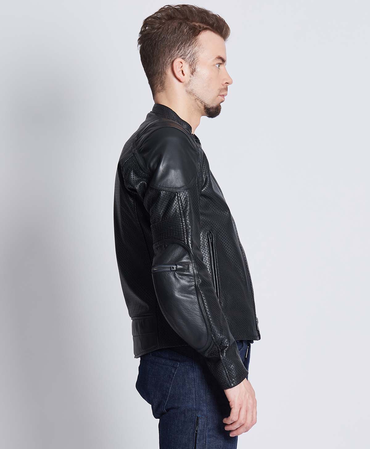 176cm 75kg サイズL Tシャツ着用