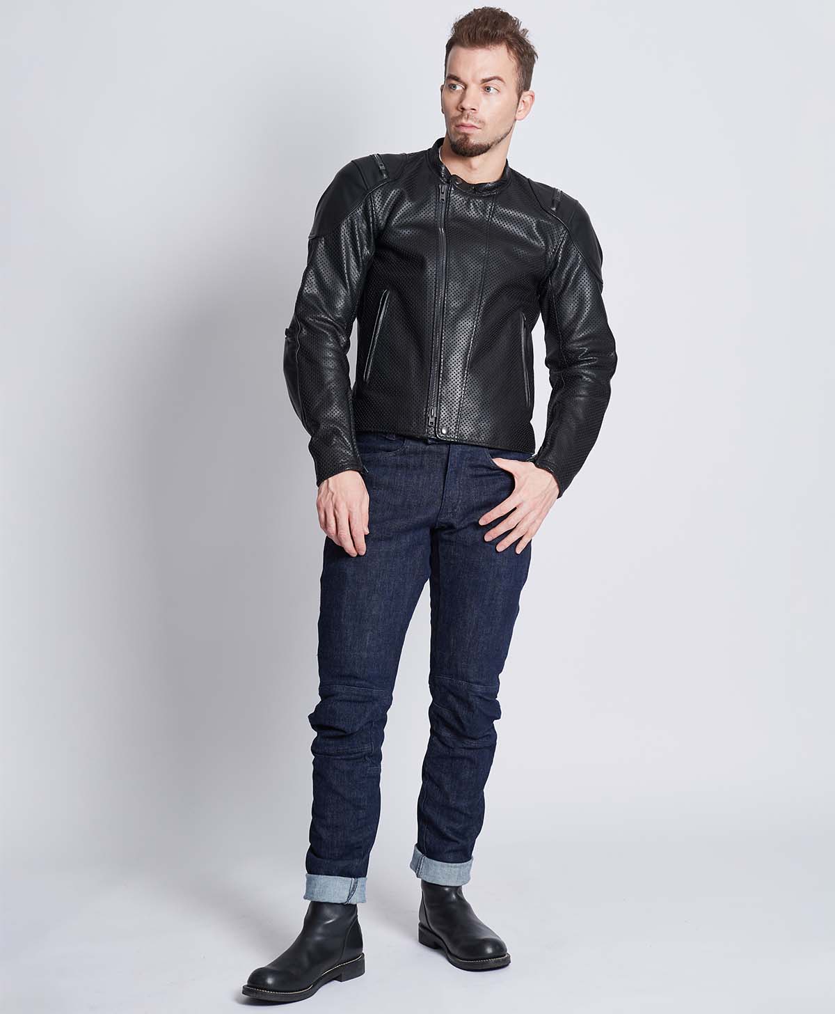 176cm 75kg サイズL Tシャツ着用