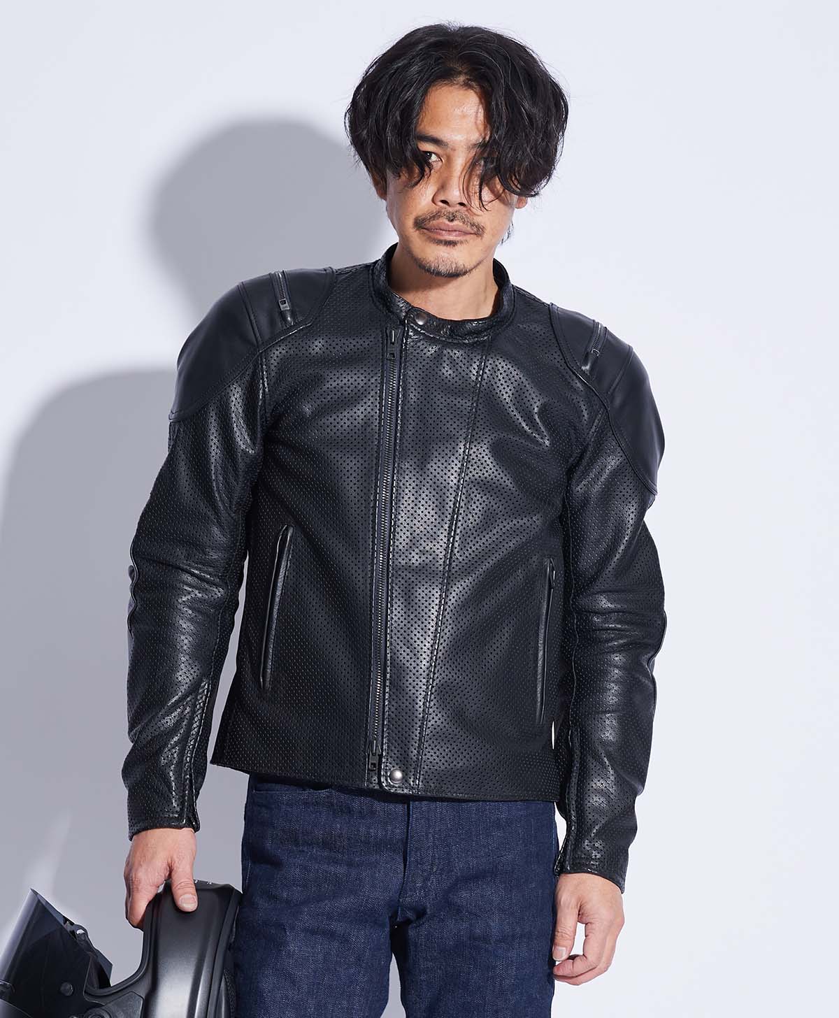 173cm 62kg サイズL Tシャツ着用