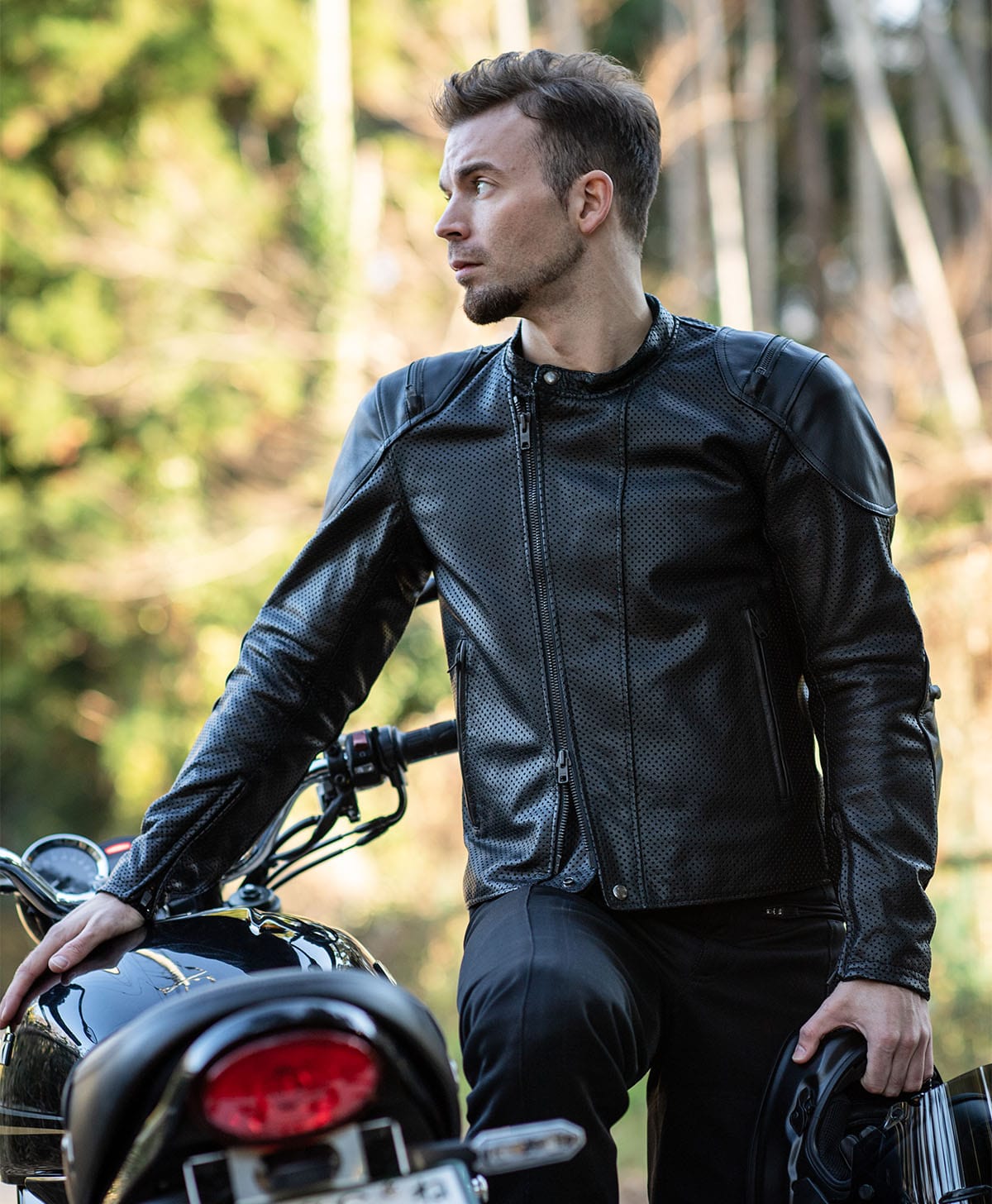 176cm 75kg サイズL Tシャツ着用