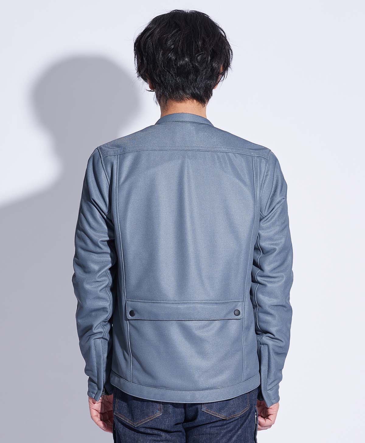 173cm 62kg サイズL Tシャツ着用