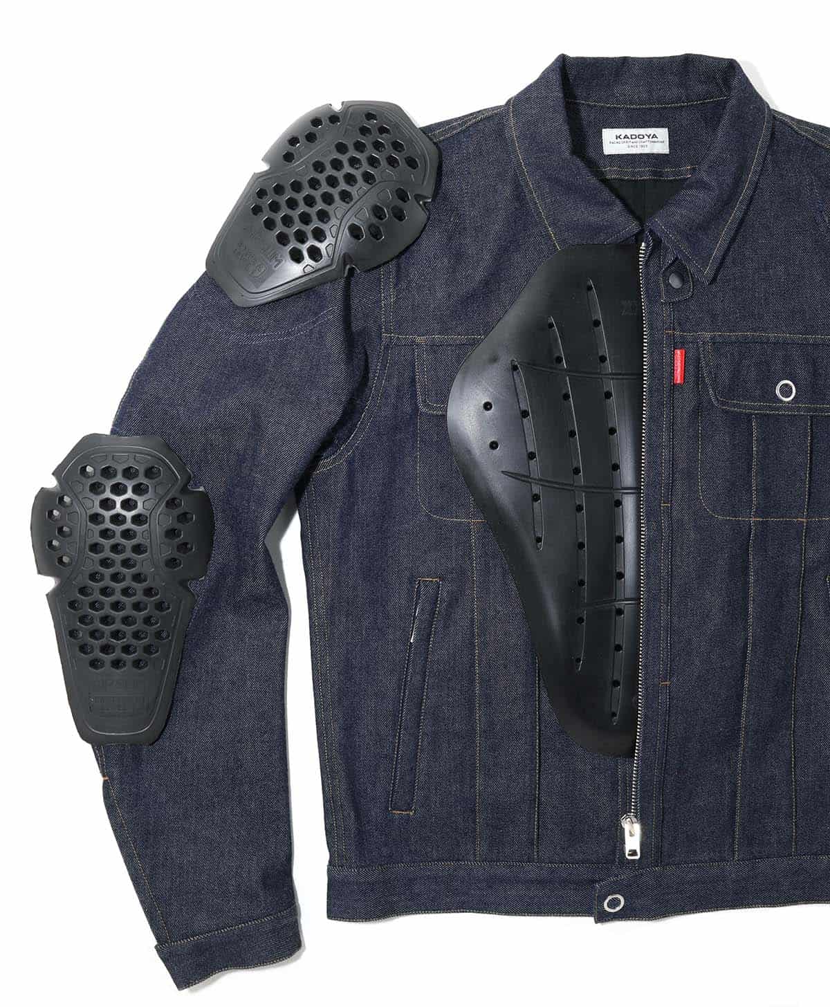 肩・肘・脊椎パッドを装備可能