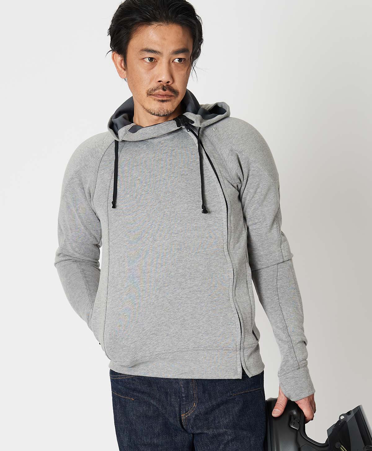 173cm 62kg サイズL Tシャツ着用