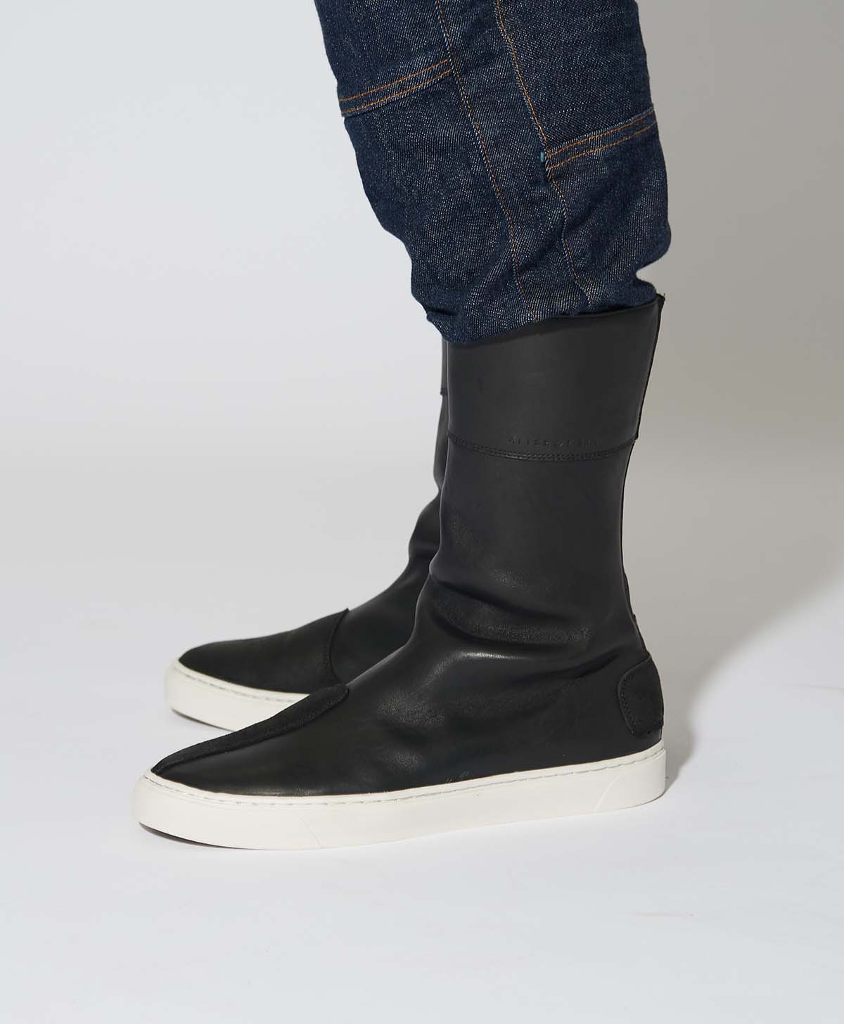 Leder High Sneaker M2 / Schwarz / Weiß