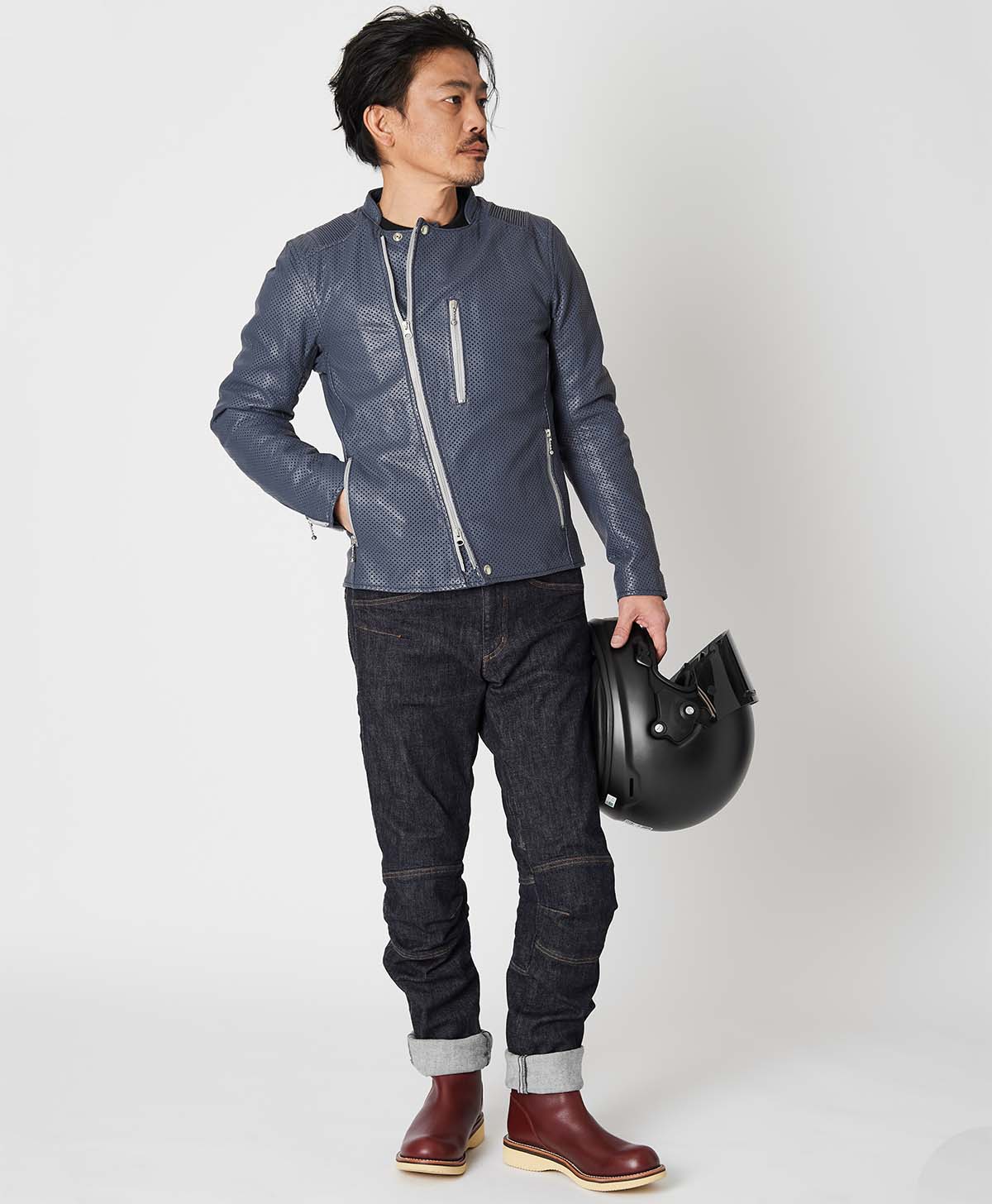 173cm 62kg サイズL Tシャツ着用
