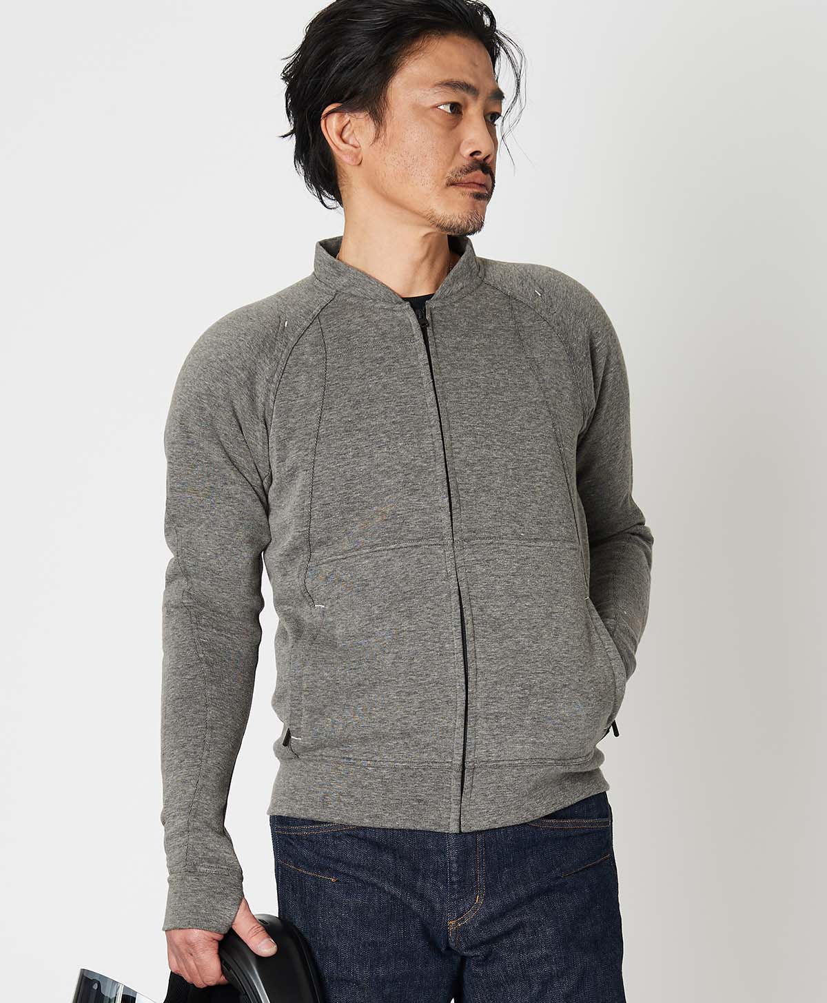173cm 62kg サイズL Tシャツ着用