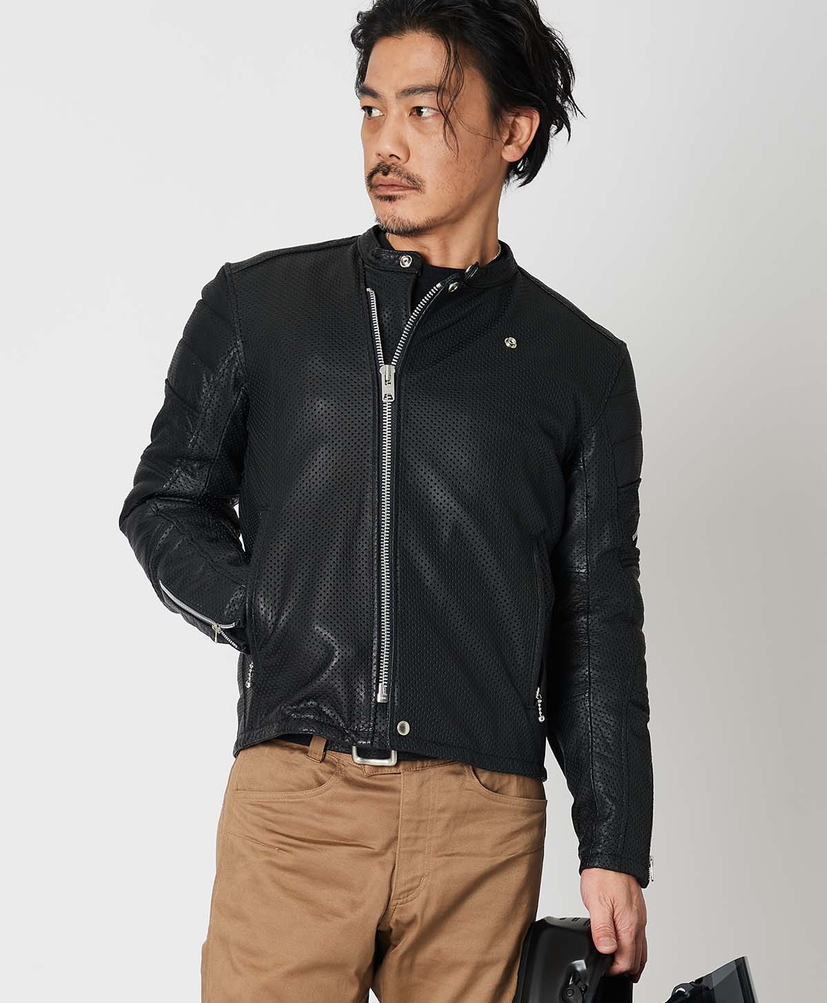 173cm 62kg サイズL Tシャツ着用