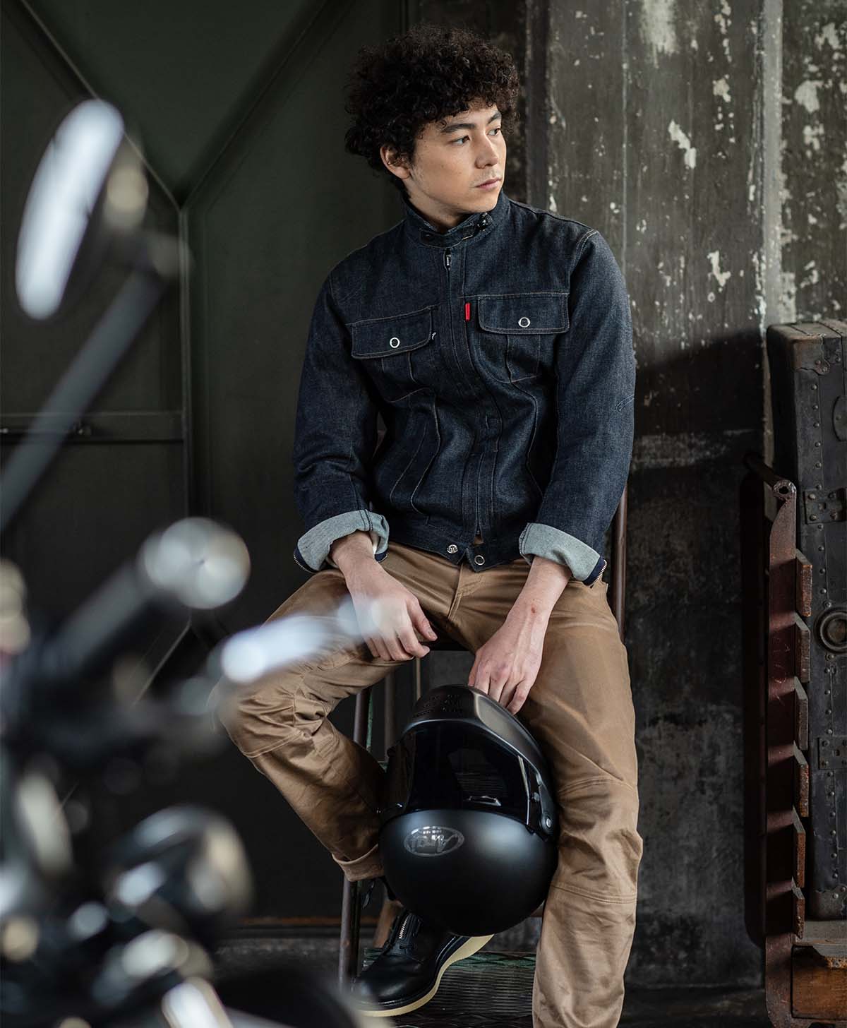 H184 B89 W71 サイズL Tシャツ着用