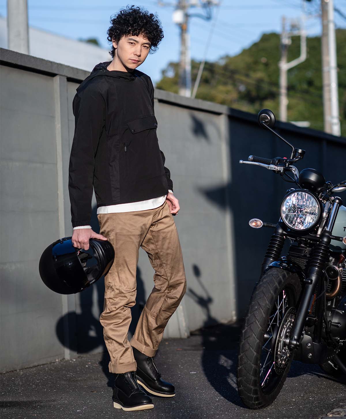 H184 B89 W71 サイズL Tシャツ着用