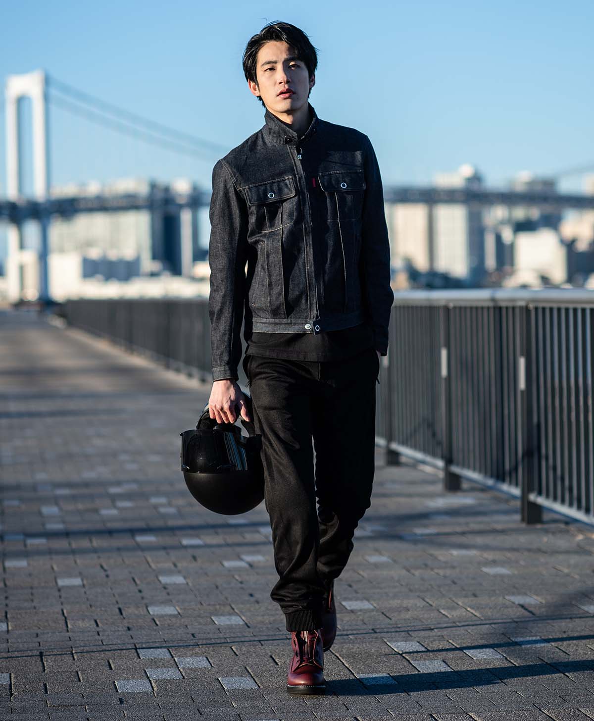 H188 B85 W73 サイズL Tシャツ着用