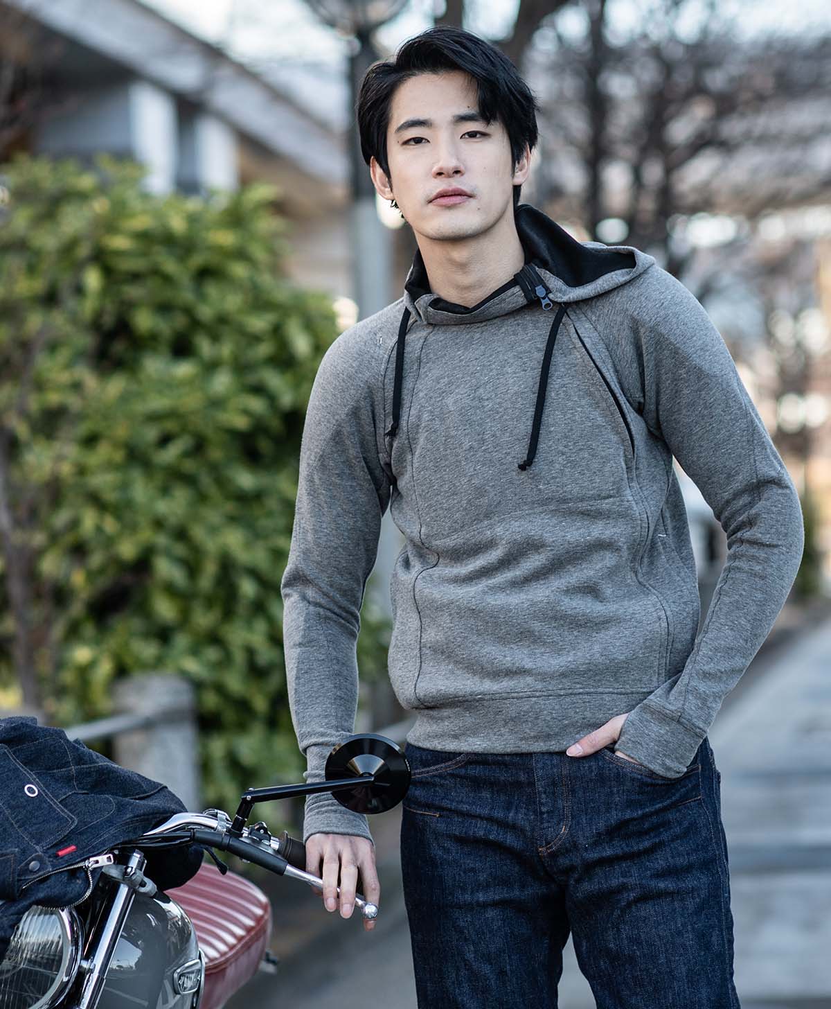 H188 B85 W73 サイズL Tシャツ着用
