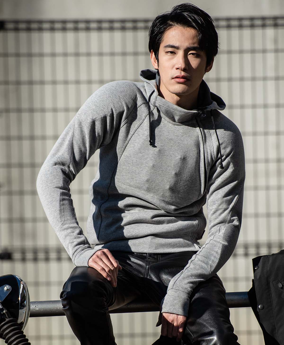 H188 B85 W73 サイズL Tシャツ着用
