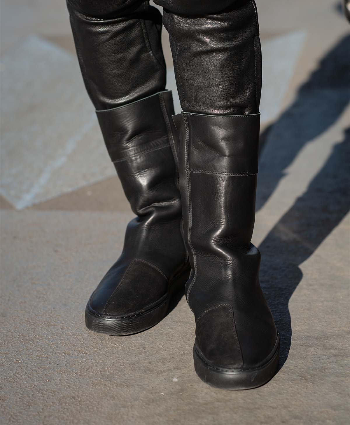 LEATHER HIGH SNEAKER M2 / ブラック/ブラック (レディース)