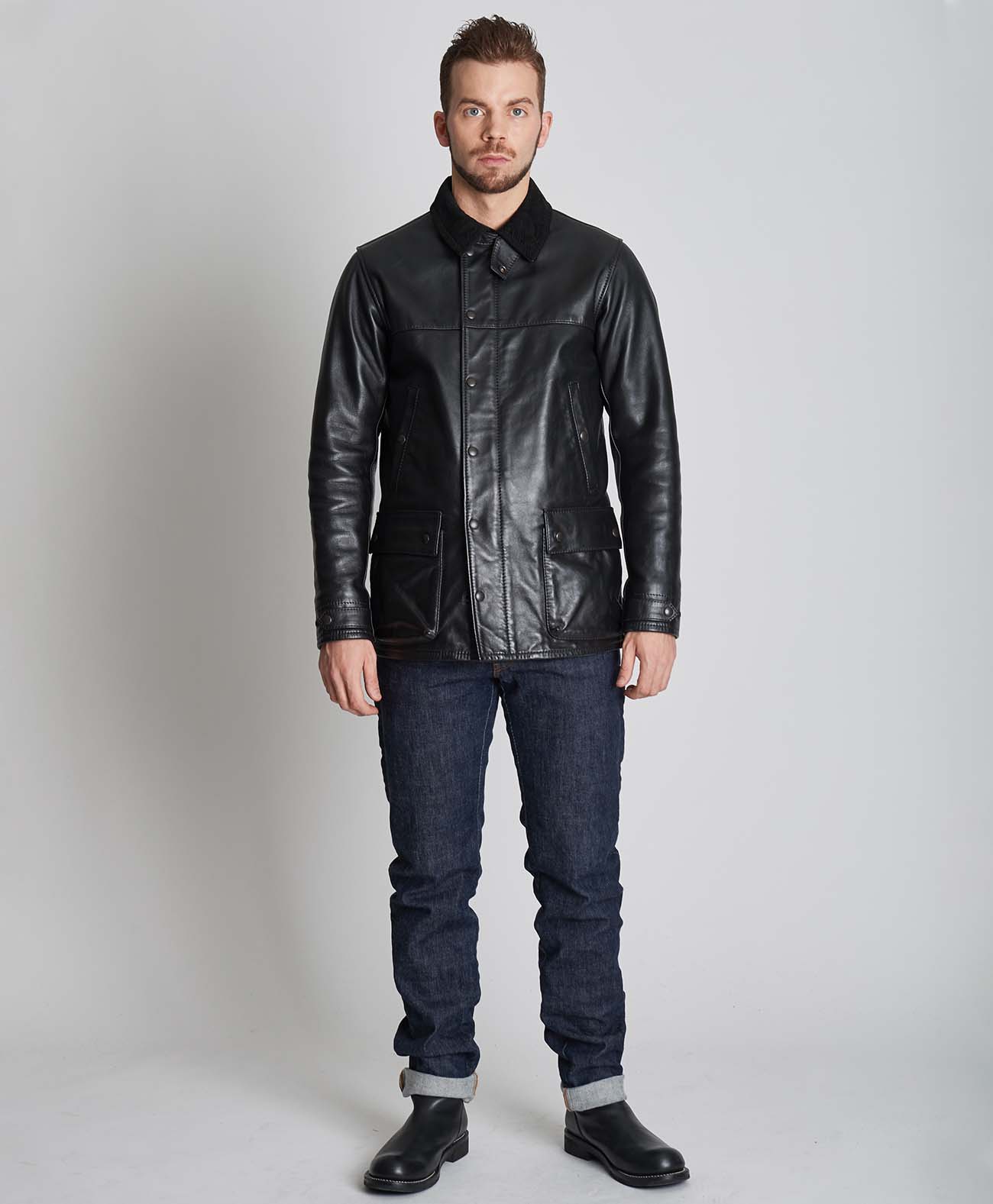176cm 72kg サイズL Tシャツ着用