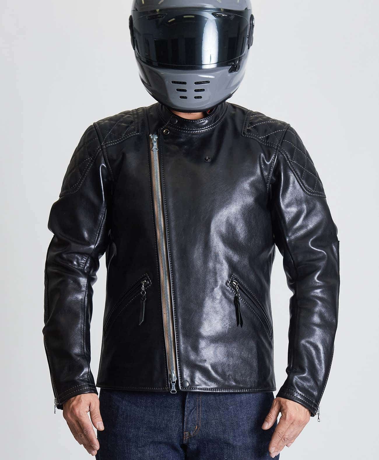 172cm 65kg サイズL Tシャツ着用