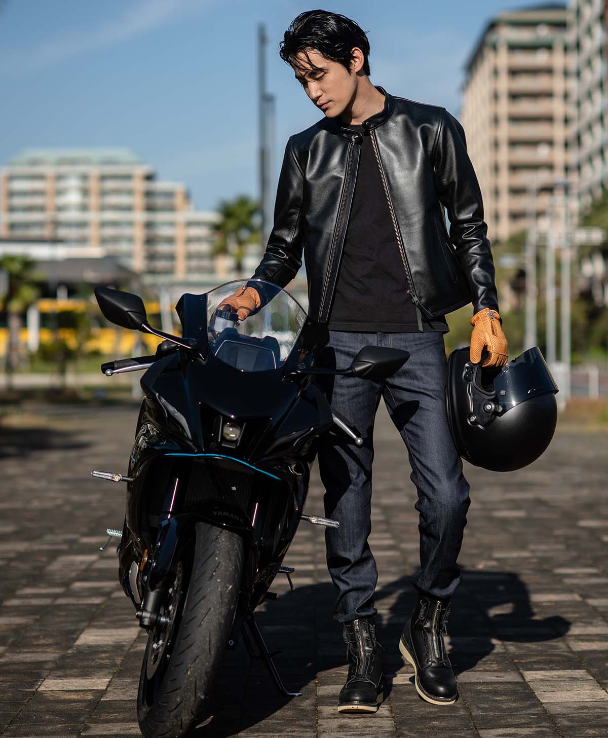 H188 B85 W73 サイズL Tシャツ着用