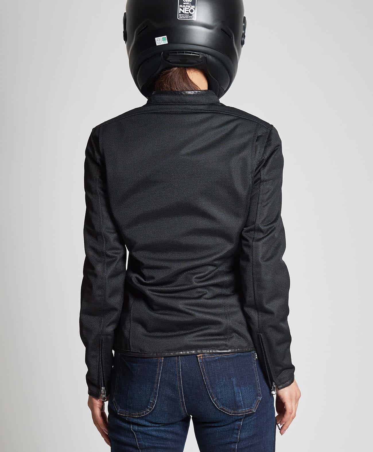 159cm 48kg サイズWM Tシャツ着用
