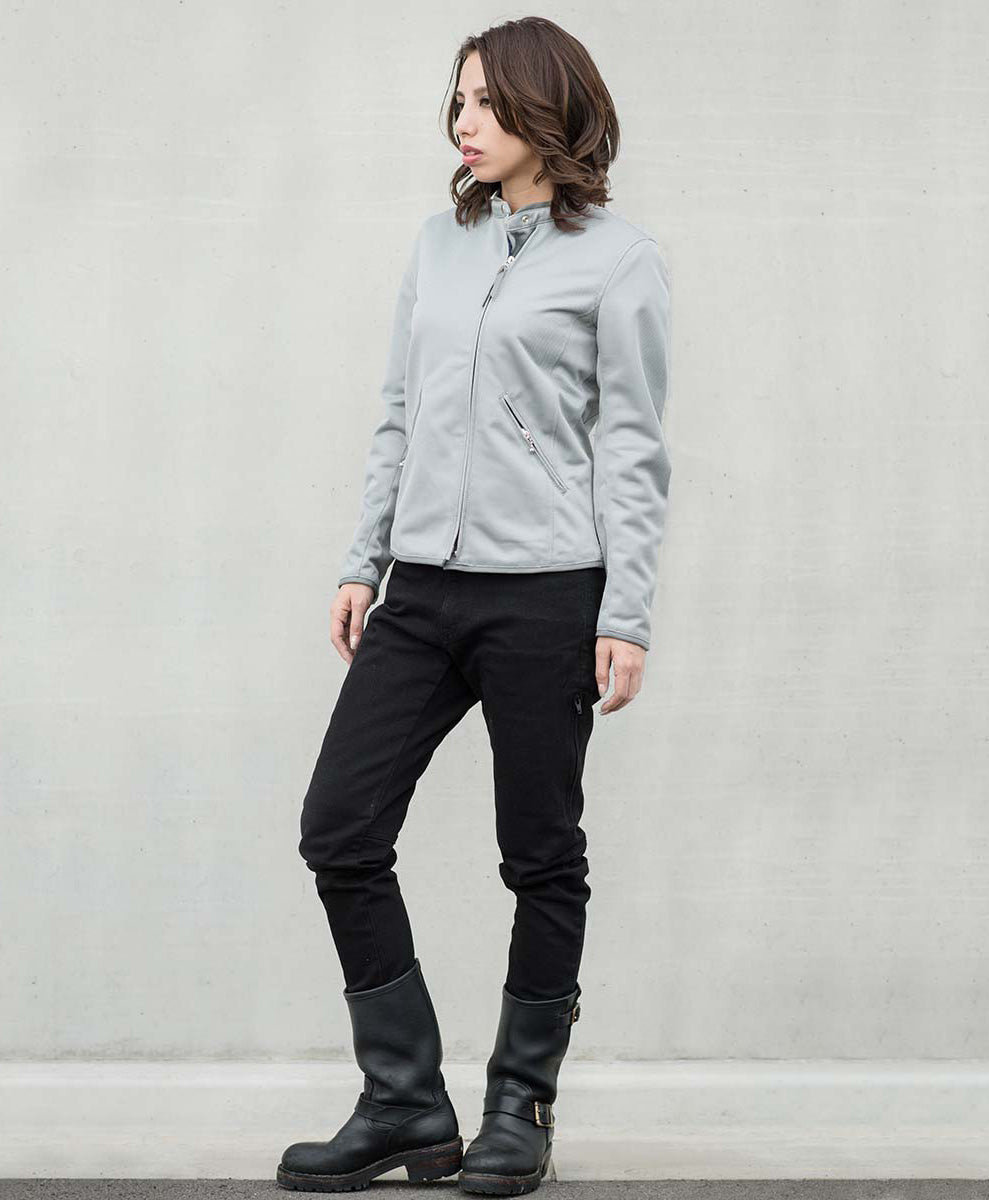 165cm 49kg サイズWM Tシャツ着用