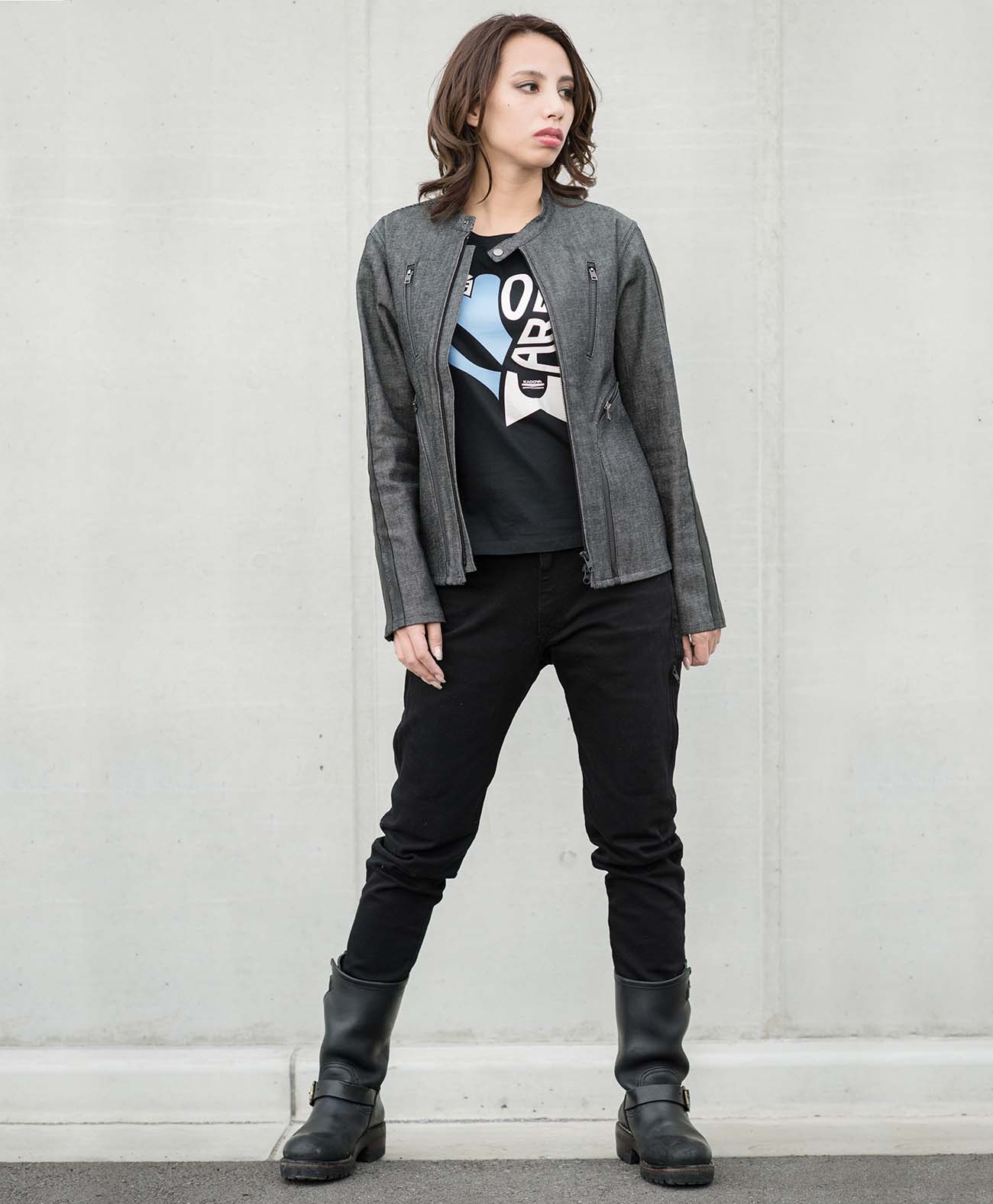 165cm 49kg サイズXS Tシャツ着用