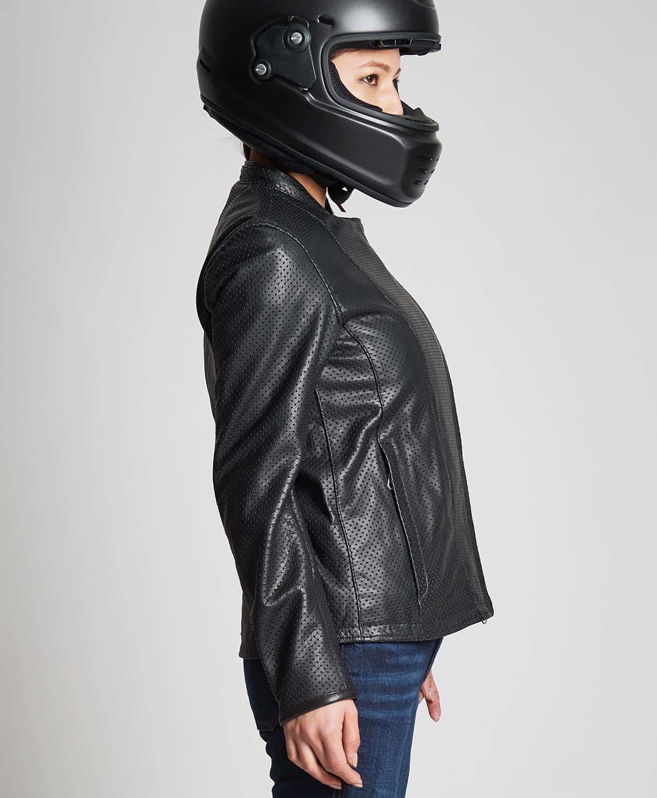 159cm 48kg サイズWM Tシャツ着用