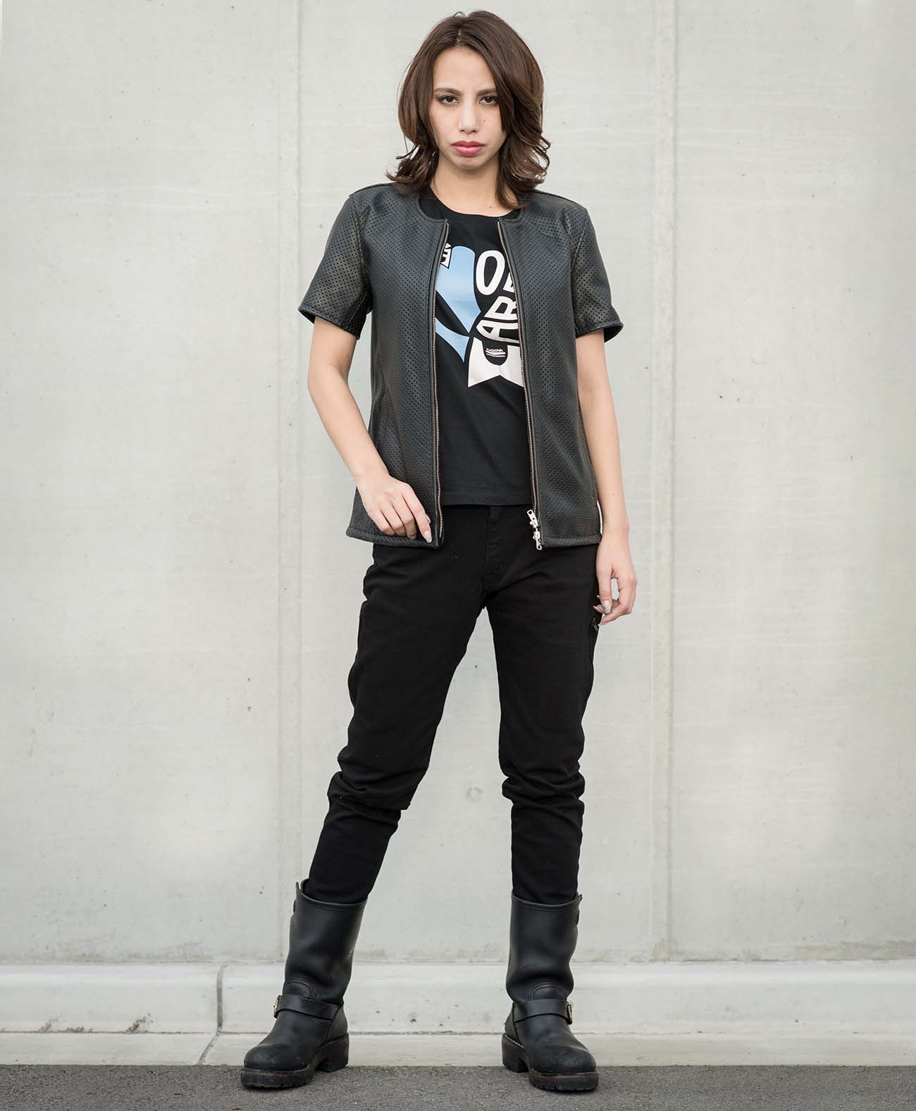 165cm 49kg サイズWM Tシャツ着用