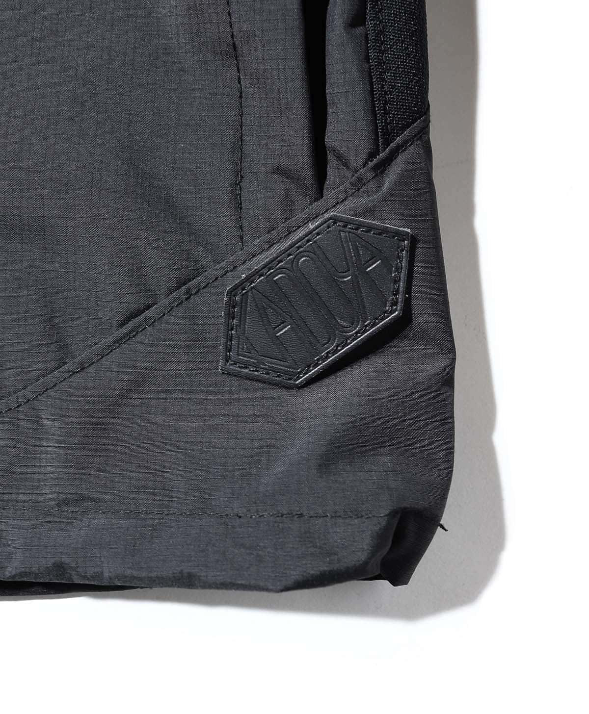 KADOYAを配した革パッチを配置。