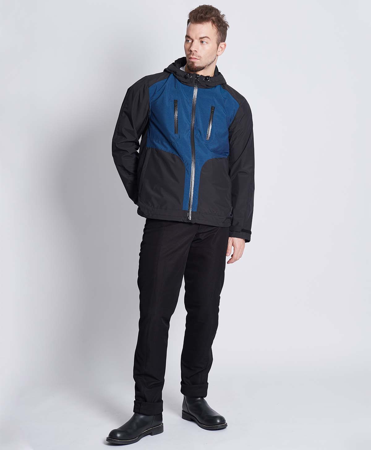 176cm 75kg サイズL Tシャツ着用(パッド入り)