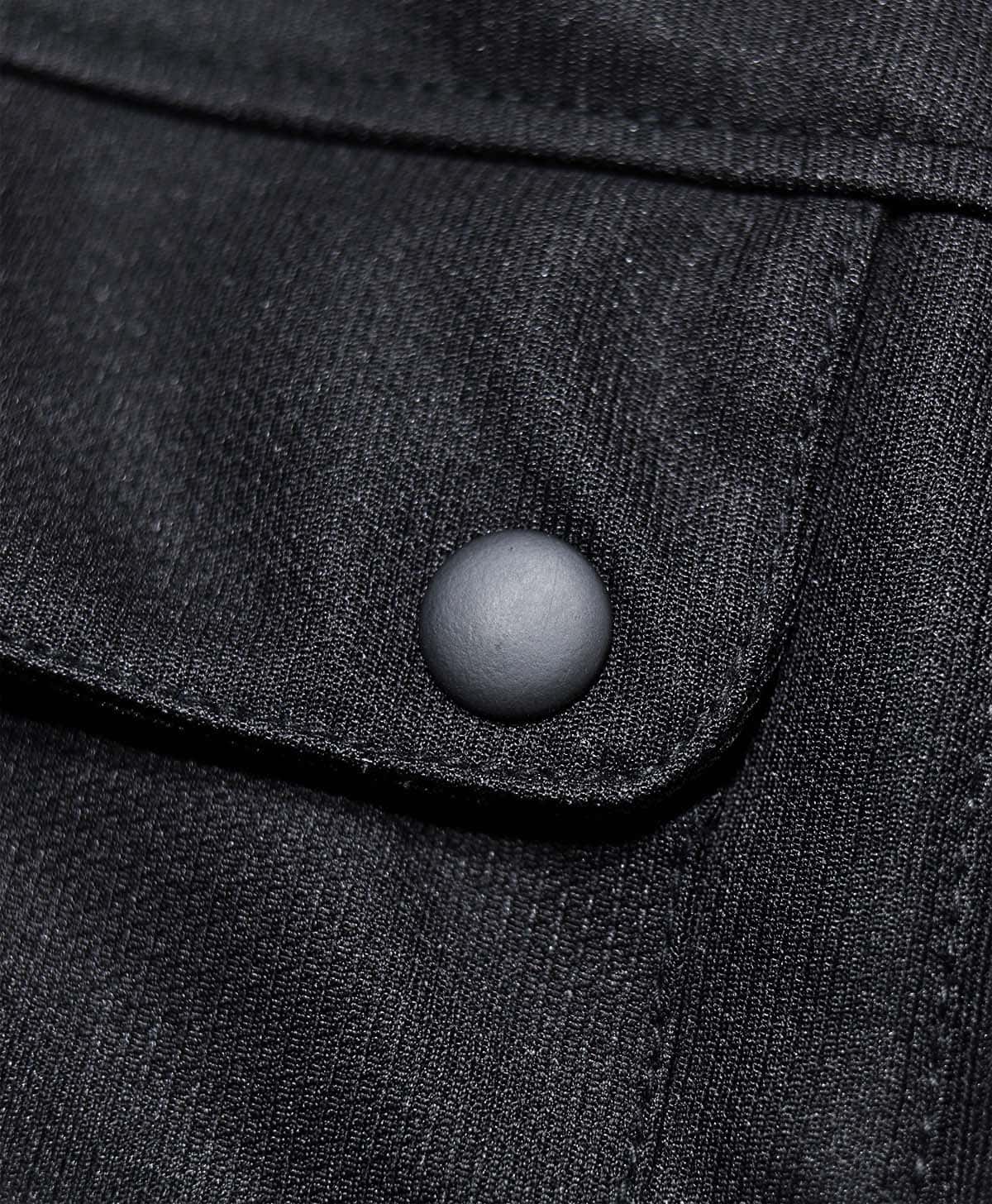部材にはマットな質感を採用し洗練したイメージに