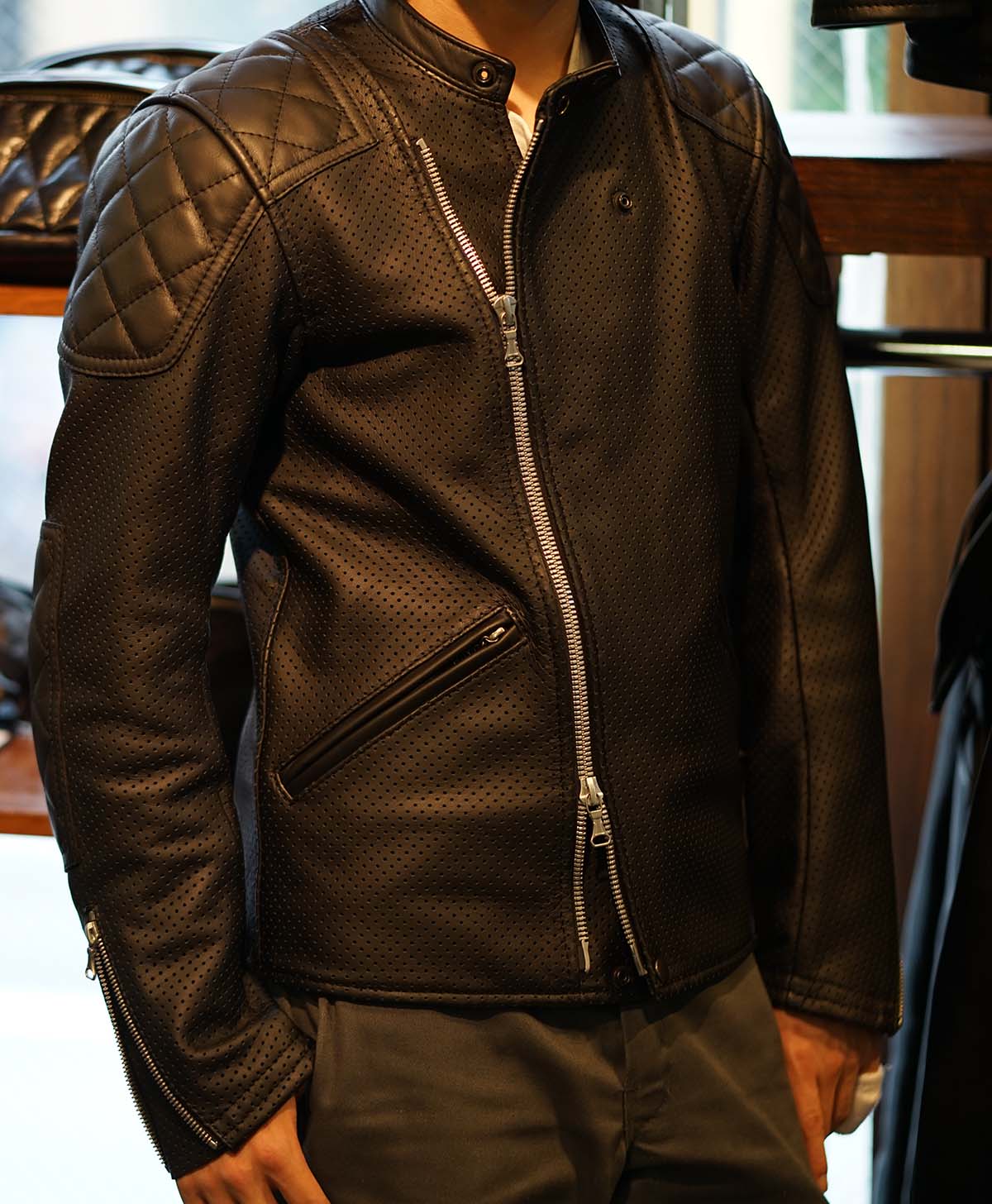 170cm 58kg サイズM Tシャツ着用