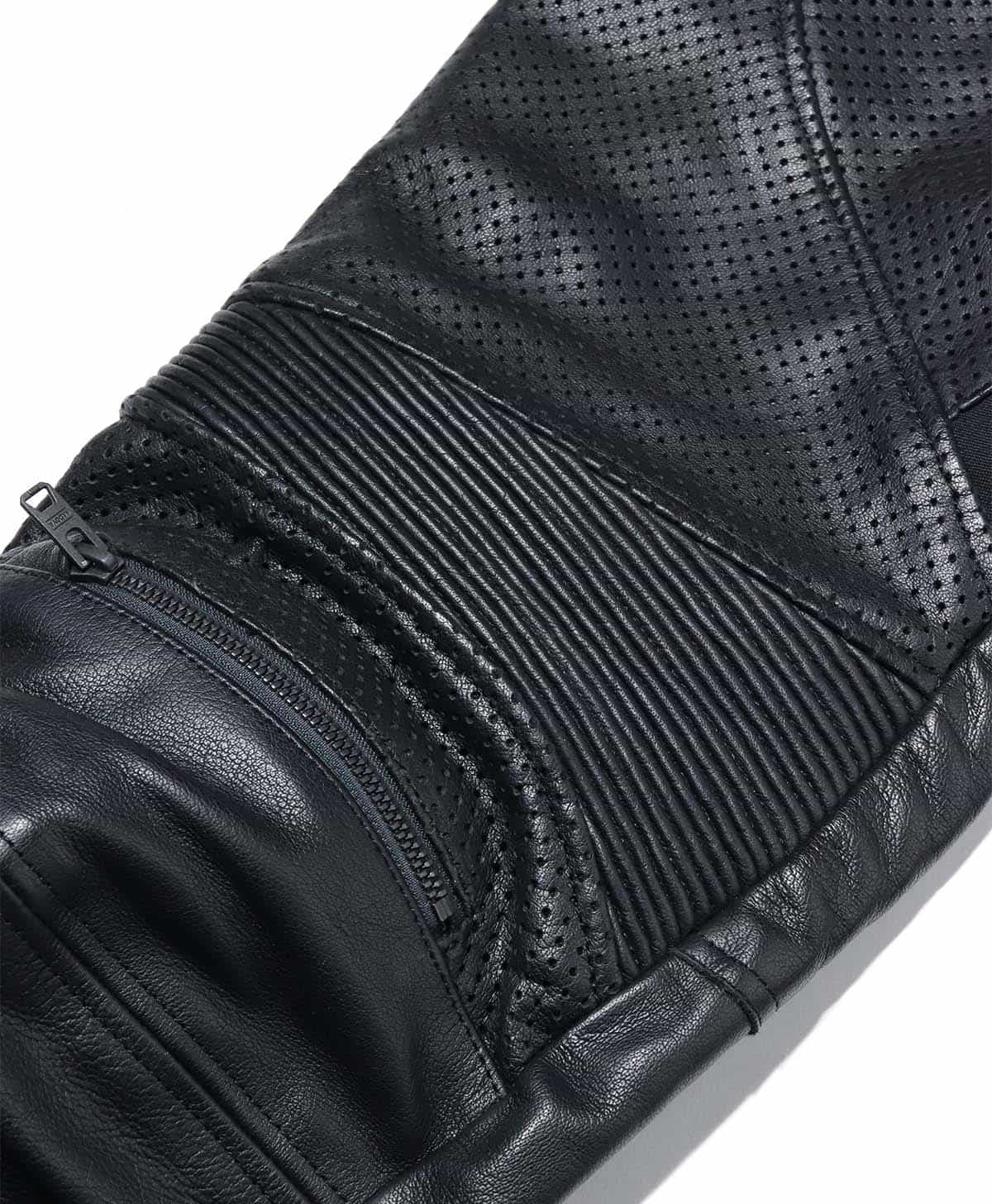 可動域を確保する為にシャーリングを配置。