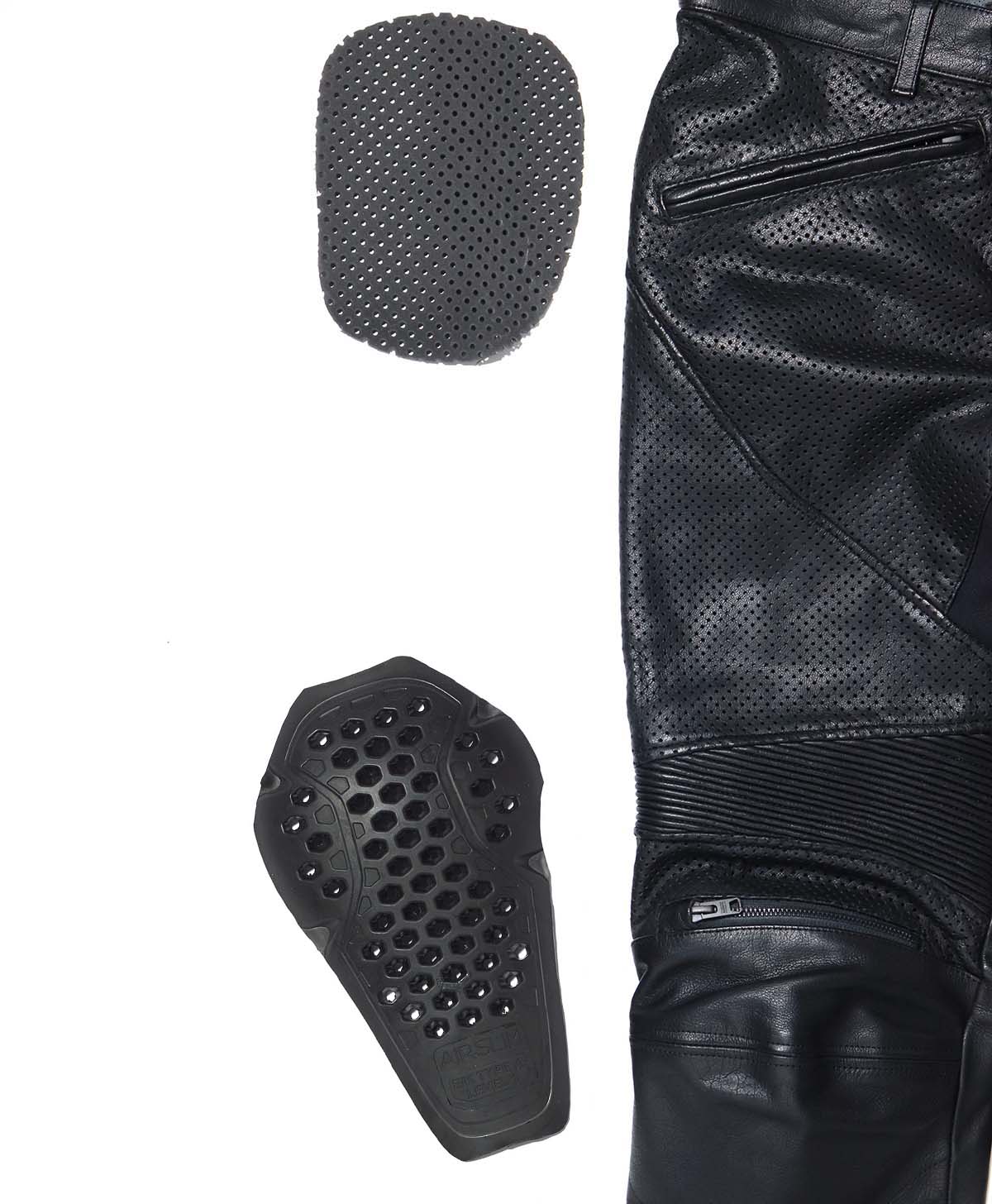 膝にはCE LEVEL 1の薄手・軽量なパッドを標準装備。