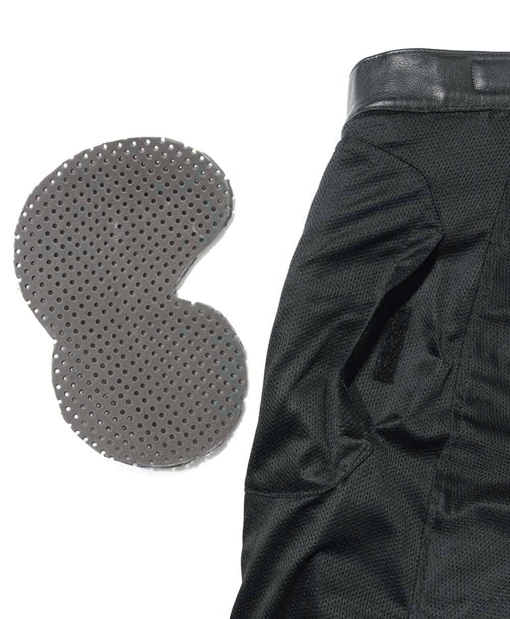 腰には、ウレタンパッド標準装備