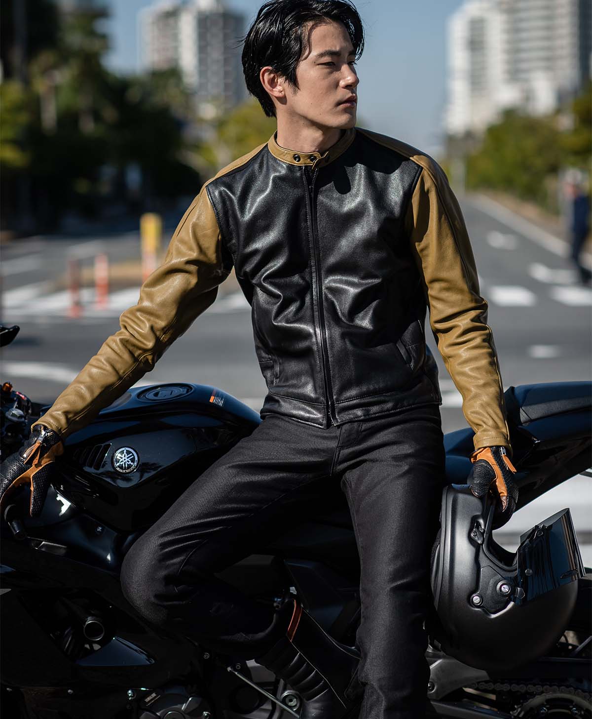 H188 B85 W73 サイズL Tシャツ着用