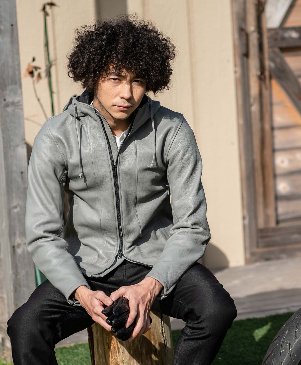 H184 B89 W71 サイズL Tシャツ着用