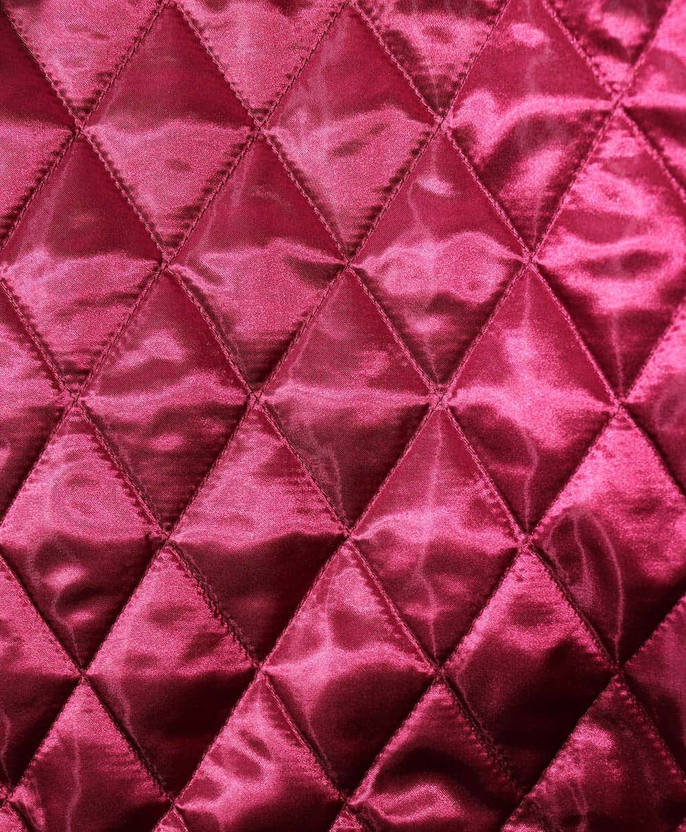 裏地は綿入りとし着用感を向上させている