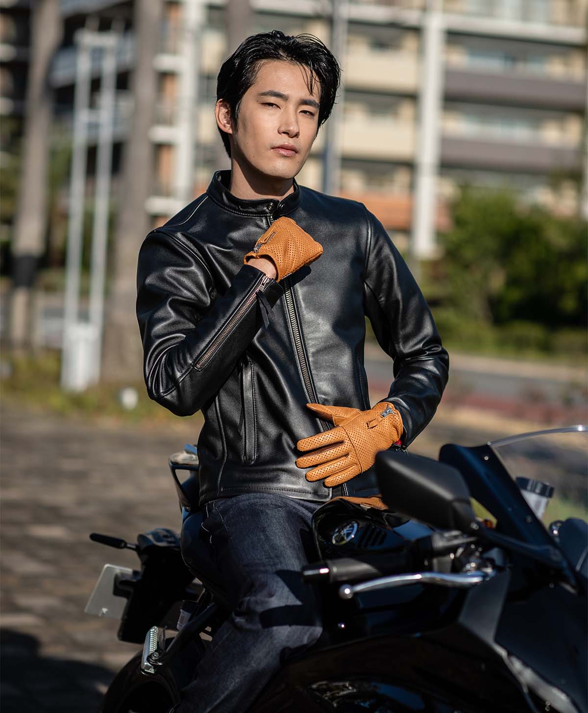 H188 B85 W73 サイズL Tシャツ着用