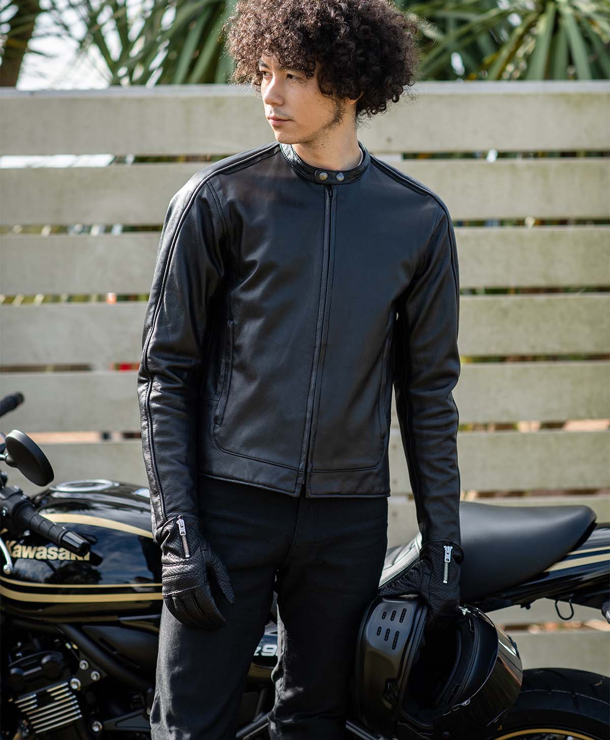 H184 B89 W71 サイズL Tシャツ着用
