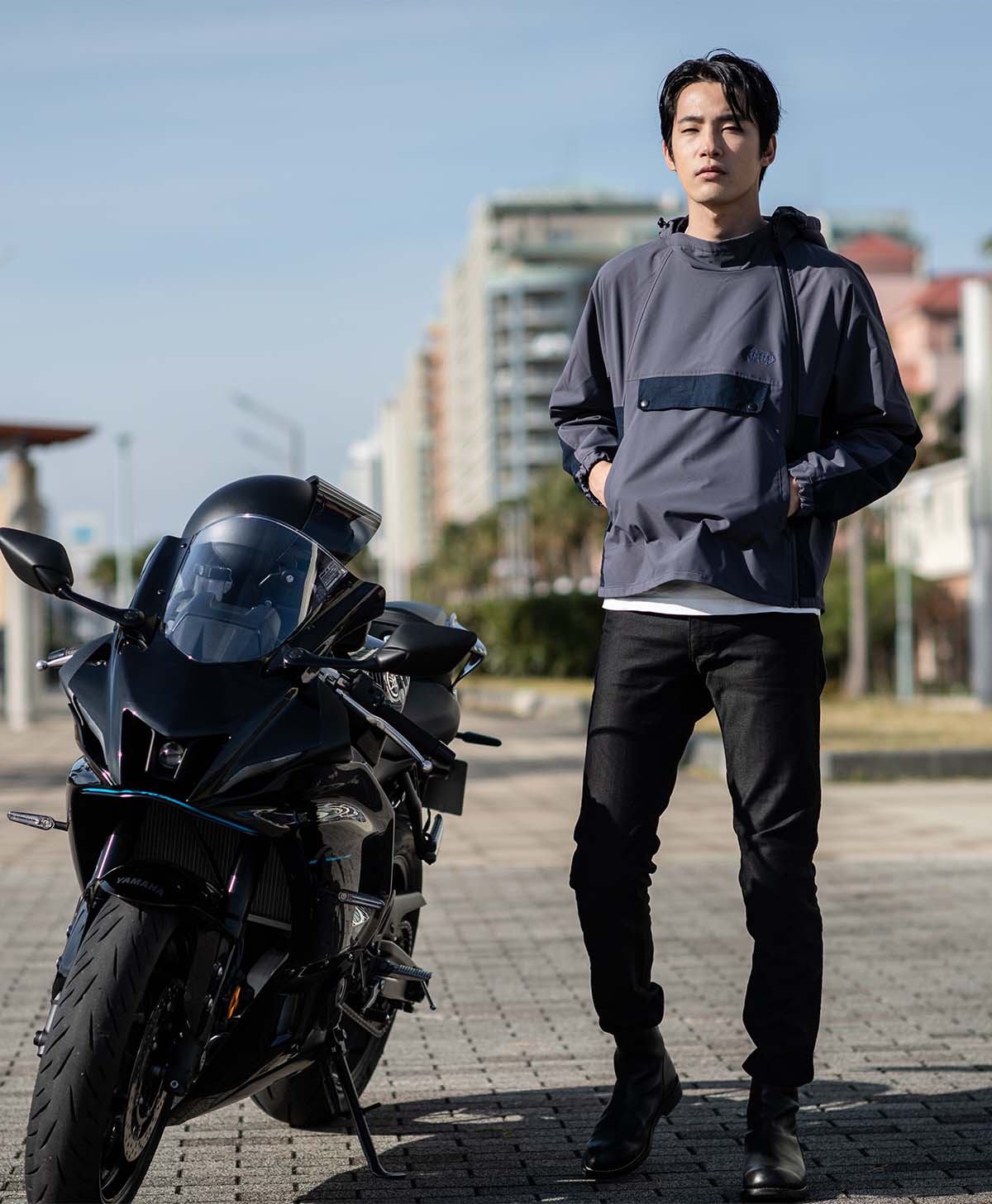 H188 B85 W73 サイズL Tシャツ着用
