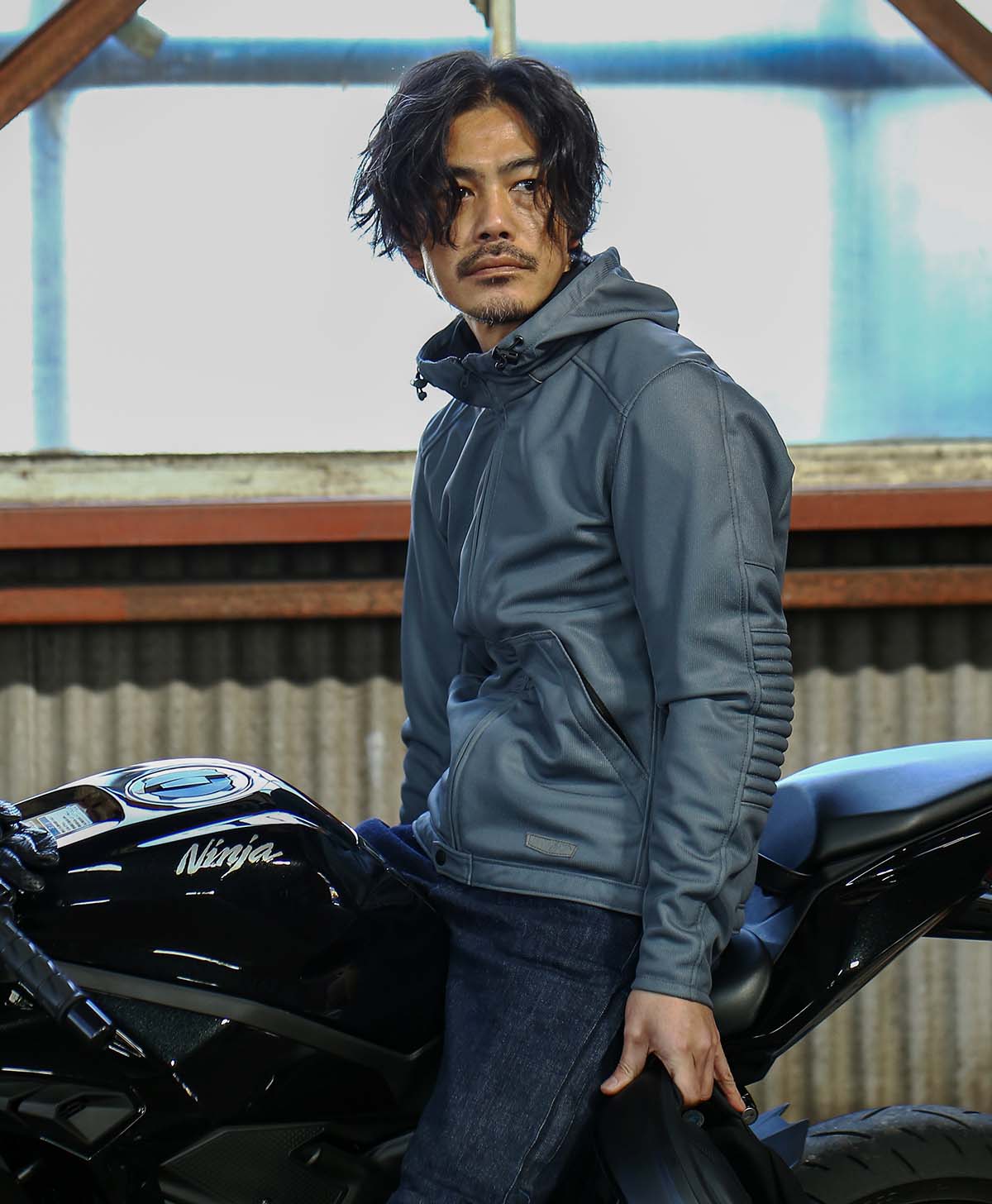 173cm 62kg サイズL Tシャツ着用