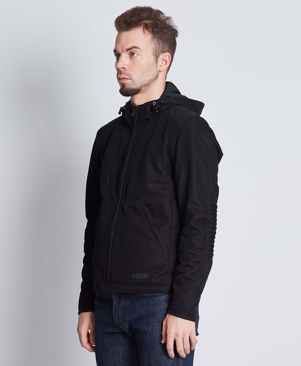 176cm 75kg サイズL Tシャツ着用
