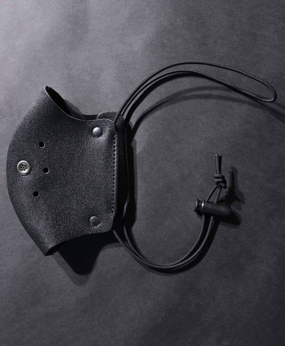 KEEP DISTANCE MASK COVER / BLACK