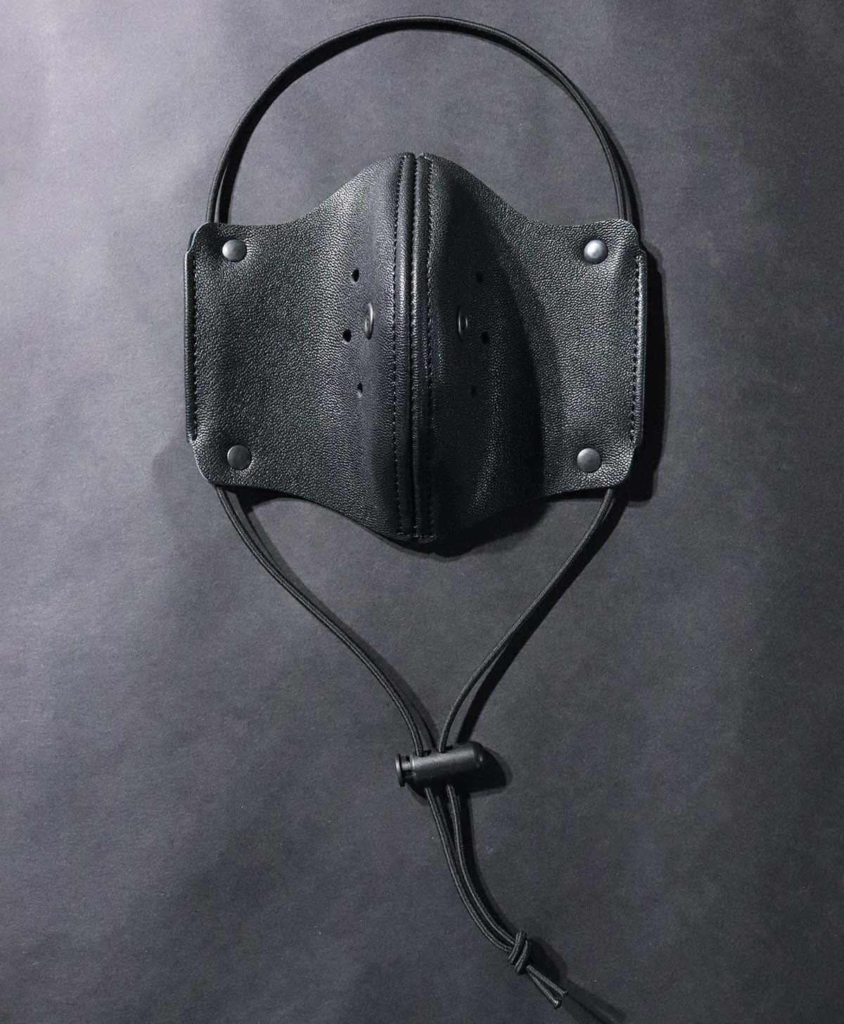 KEEP DISTANCE MASK COVER / BLACK