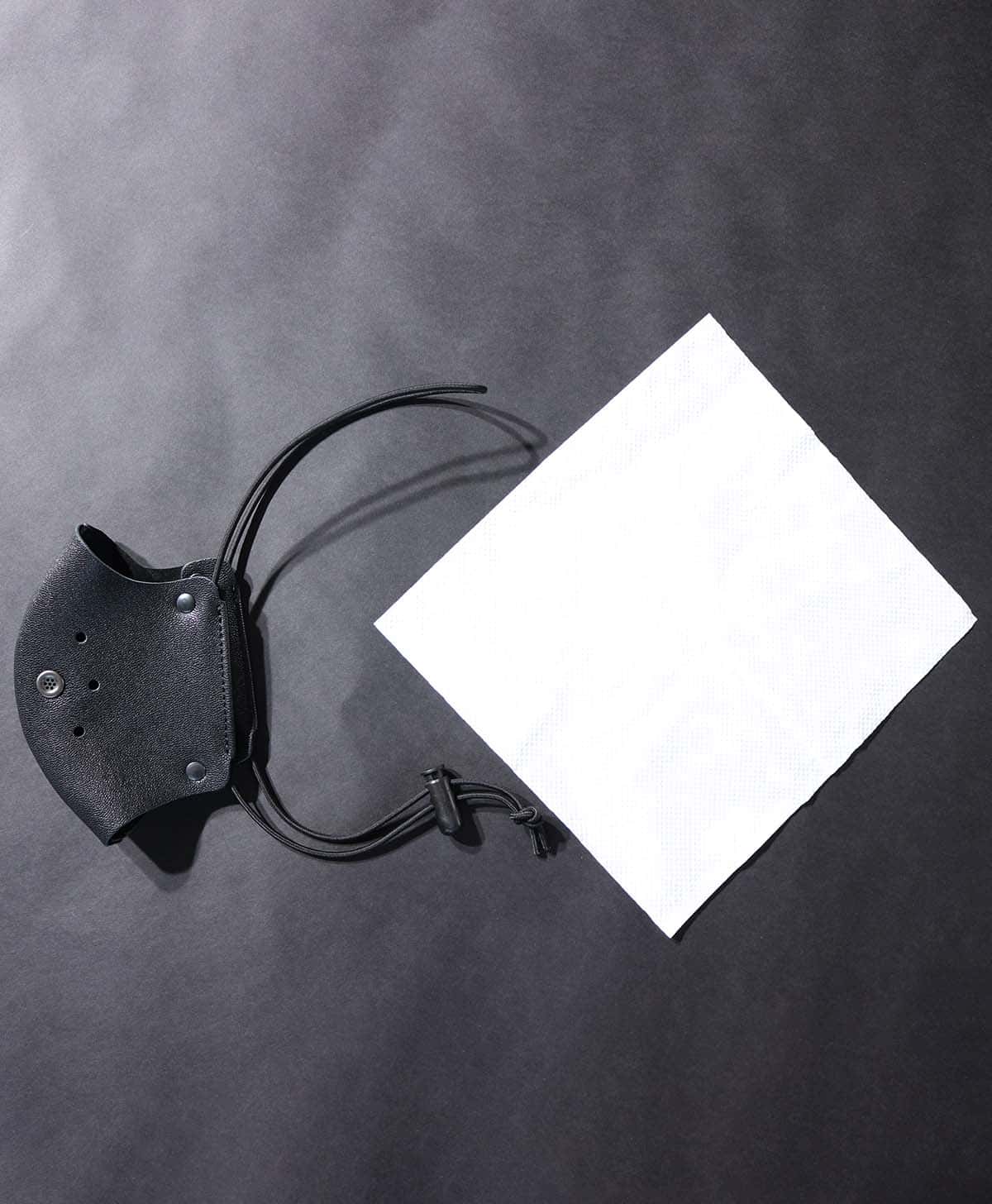KEEP DISTANCE MASK COVER / BLACK